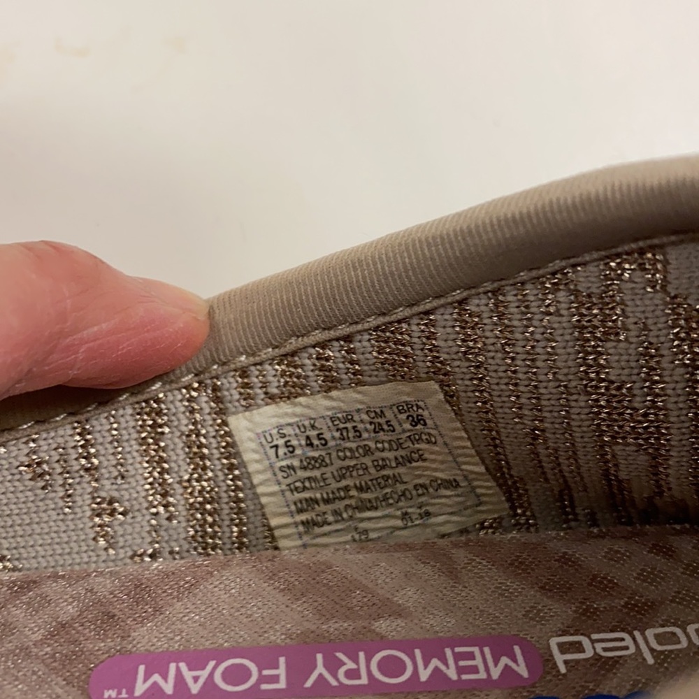 Sketchers Memory Foam Flats -Like New - image 3